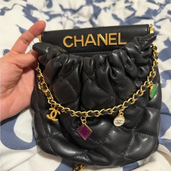 GWP CC Black Quilted Vegan Leather Drawstring Crossbody with Gold Chain and Logo - Picture 2 of 8